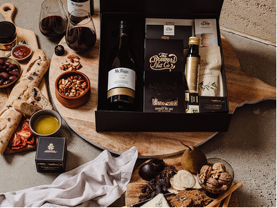 Red Wine & Nibbles Hamper